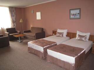 Отель Hotel Real Пловдив Улучшенный полулюкс-8
