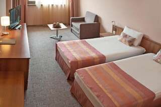 Отель Hotel Real Пловдив Двухместный номер с 2 отдельными кроватями-15