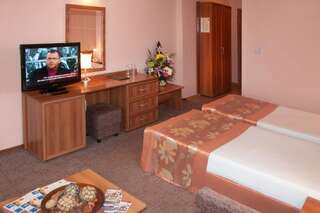 Отель Hotel Real Пловдив Двухместный номер с 2 отдельными кроватями-19